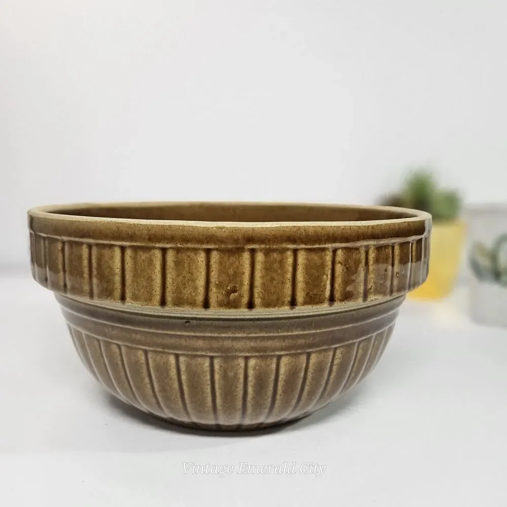 Vtg USA Ribbed Beehive Brown Stoneware 9-inch Salad Mixing Bowl Casserole No Lid
